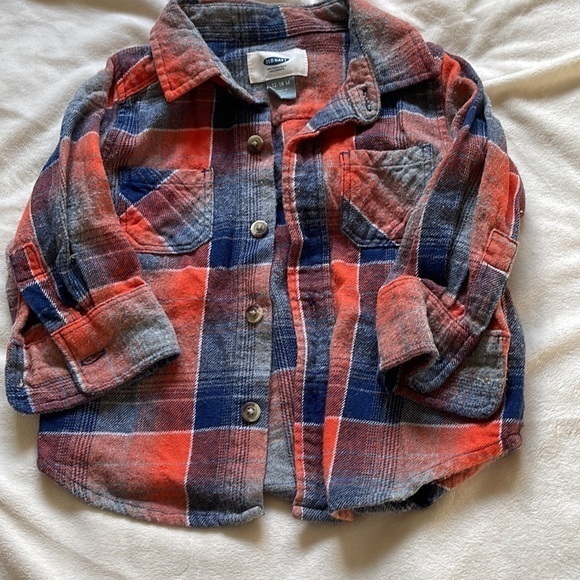 Old Navy Plaid Button Down. 12-18 months - Picture 4 of 6